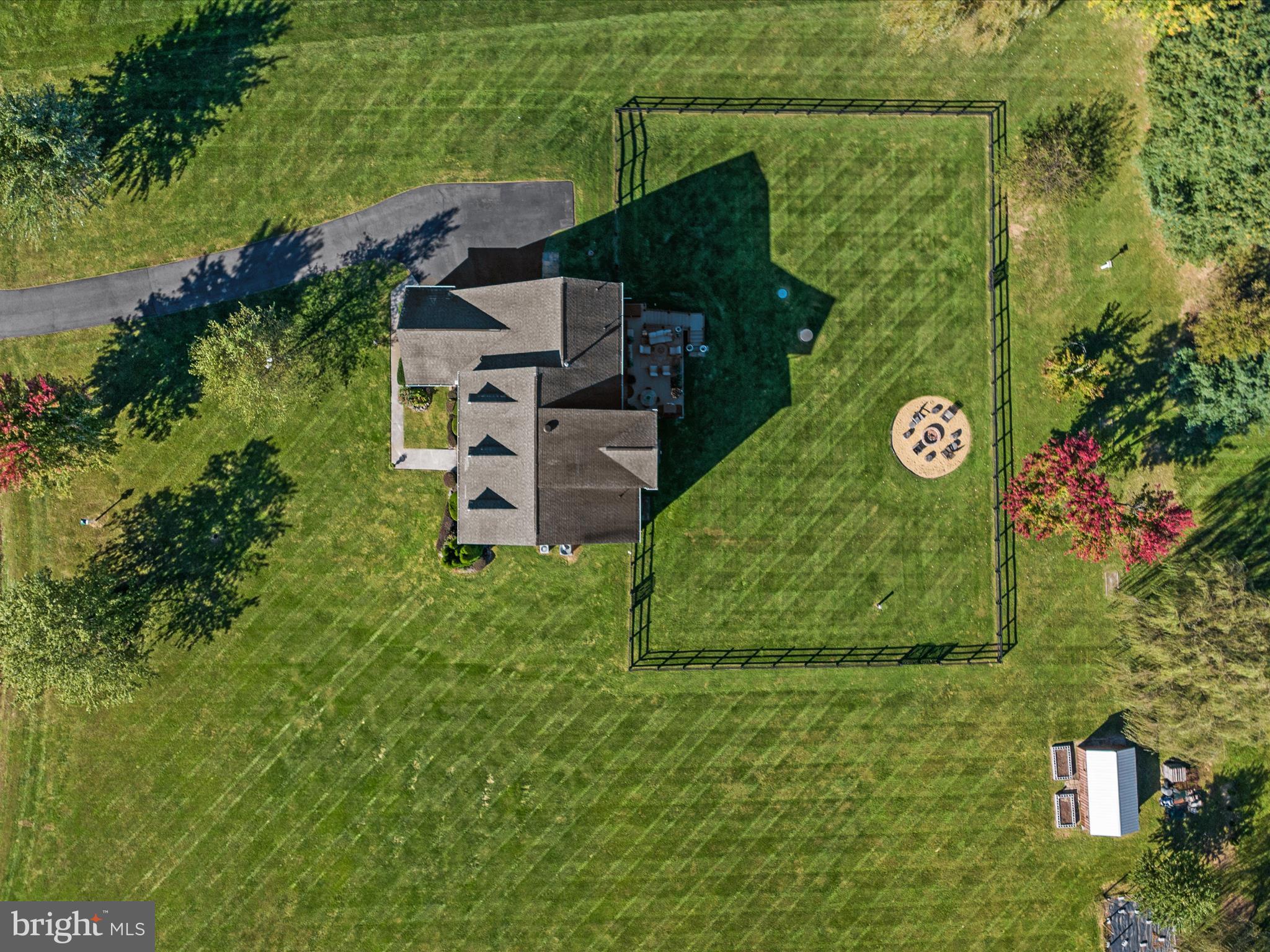 38590 Bettis Drive Hamilton, VA 20158 - Photo 92 of 97 an aerial view of a house with a yard