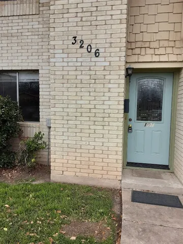 $1,495 | 3206 Mossrock Drive, Unit 101, Austin, TX 78757