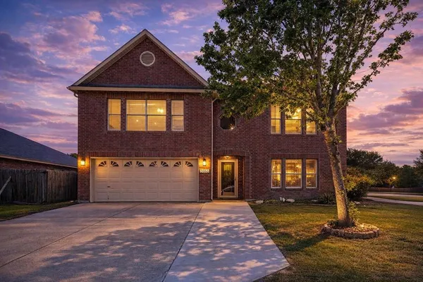 $450,000 | 3188 Spyglass Drive, Grand Prairie, TX 75052