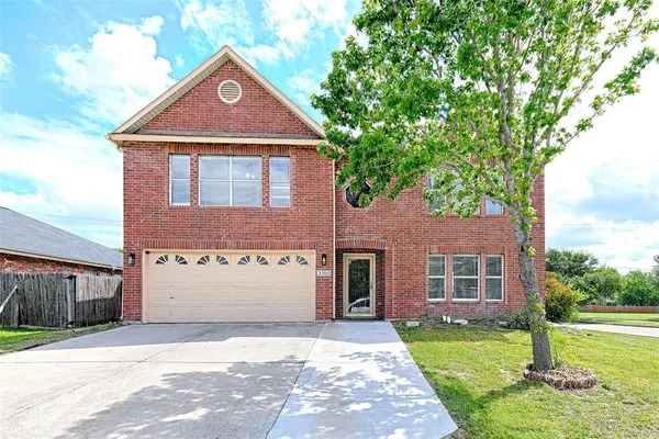 $450,000 | 3188 Spyglass Drive, Grand Prairie, TX 75052