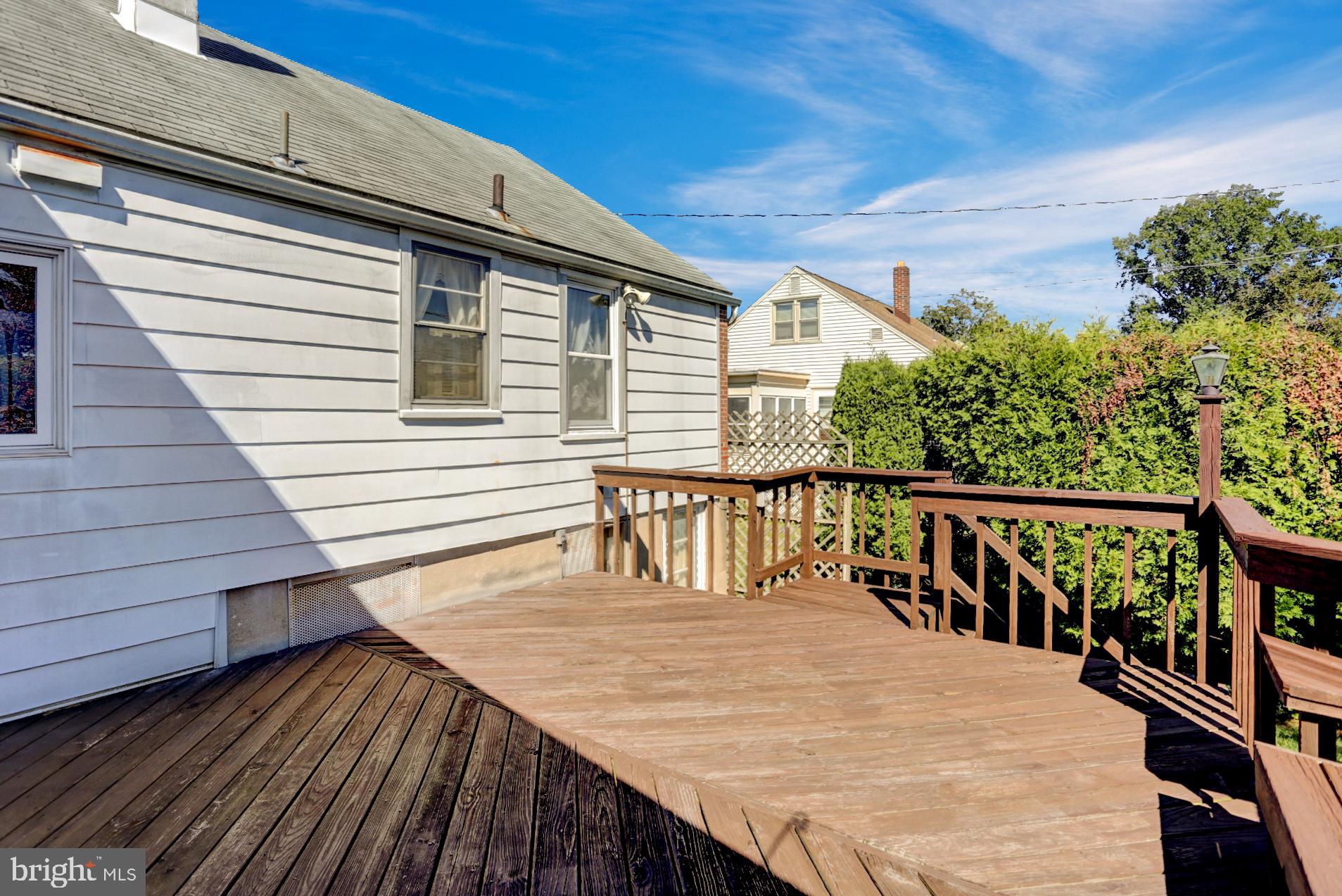 116 Eric Avenue Reading, PA 19607 - Photo 15 of 62 Deck/Back of house