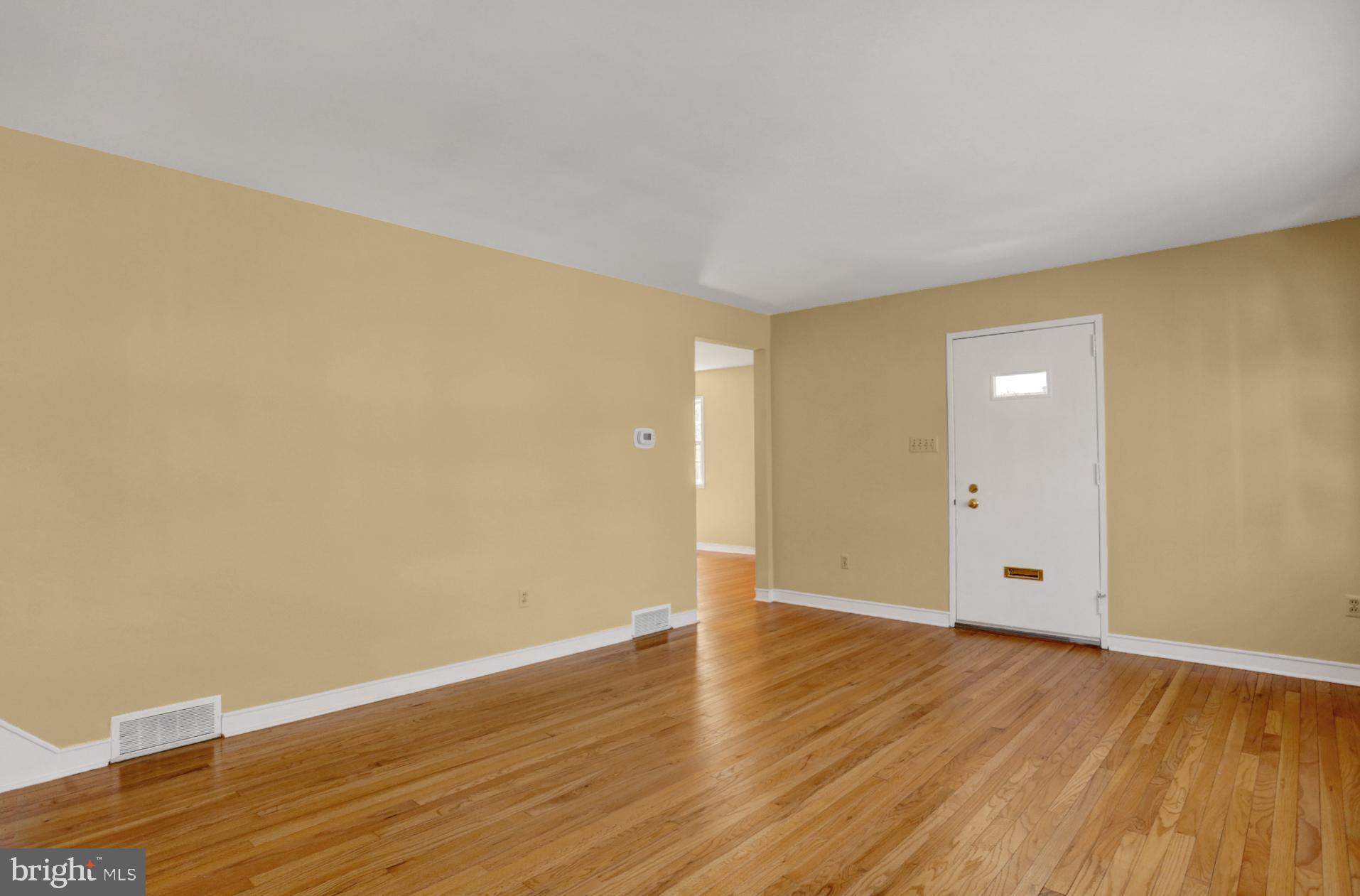 116 Eric Avenue Reading, PA 19607 - Photo 35 of 62 Main Floor Living Room