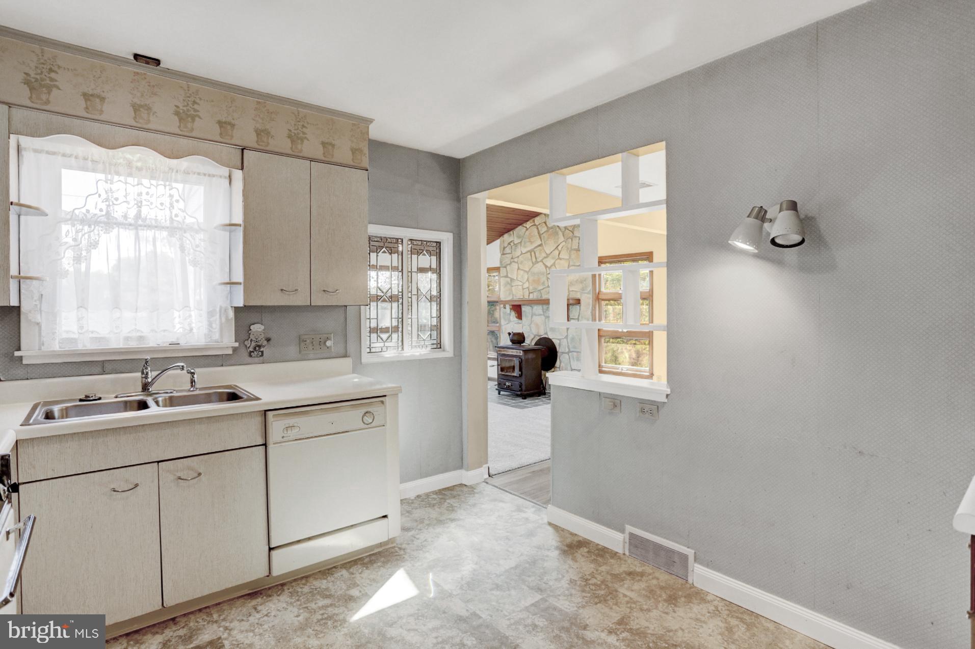 116 Eric Avenue Reading, PA 19607 - Photo 44 of 62 Eat-in Kitchen