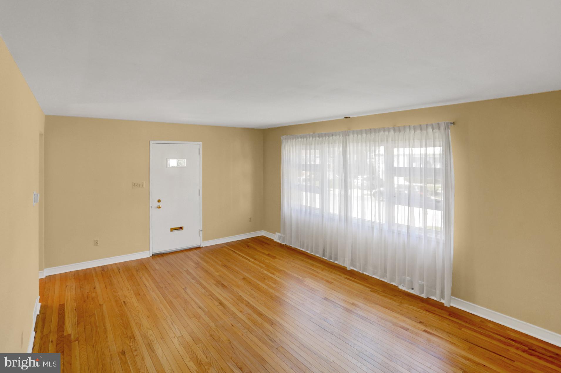 116 Eric Avenue Reading, PA 19607 - Photo 45 of 62 Main Floor Living Room-from on the steps
