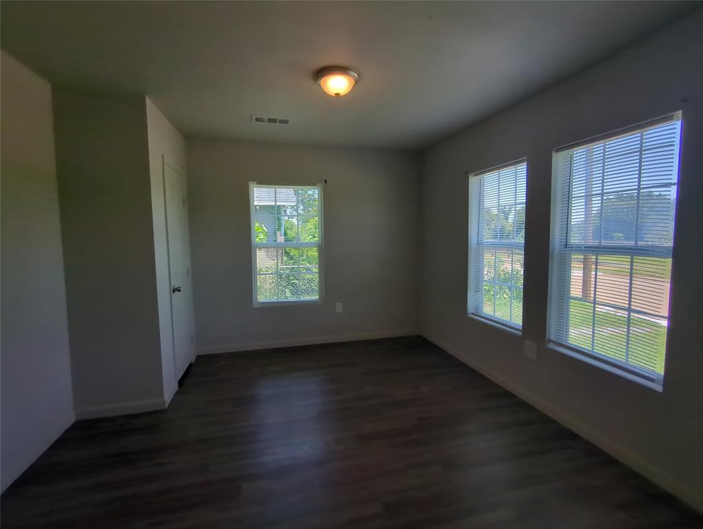 2503 Scott Street Dallas, TX 75215 - Photo 6 of 11
