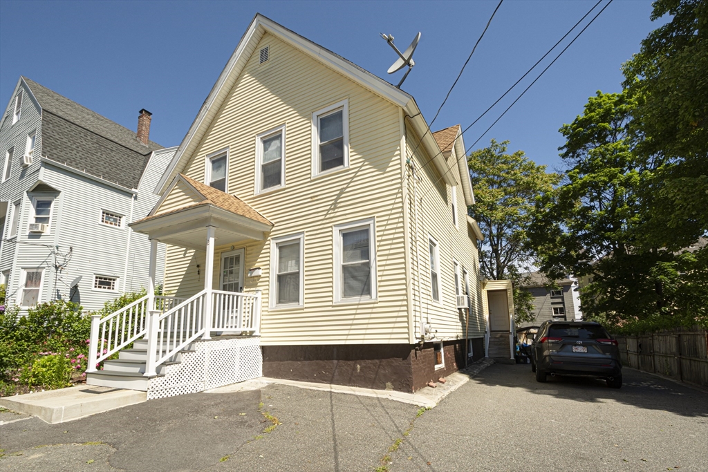 2 Kosta Street Worcester, MA 01607 - Photo 3 of 20