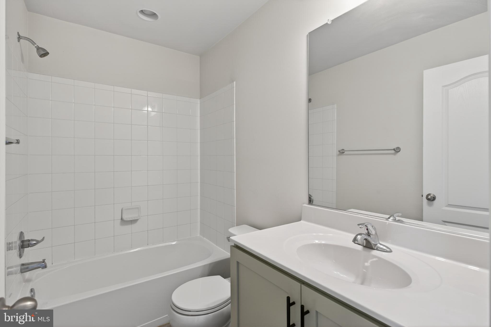 80 Capshaw Road Martinsburg, WV 25403 - Photo 26 of 33 Upper-level full bath