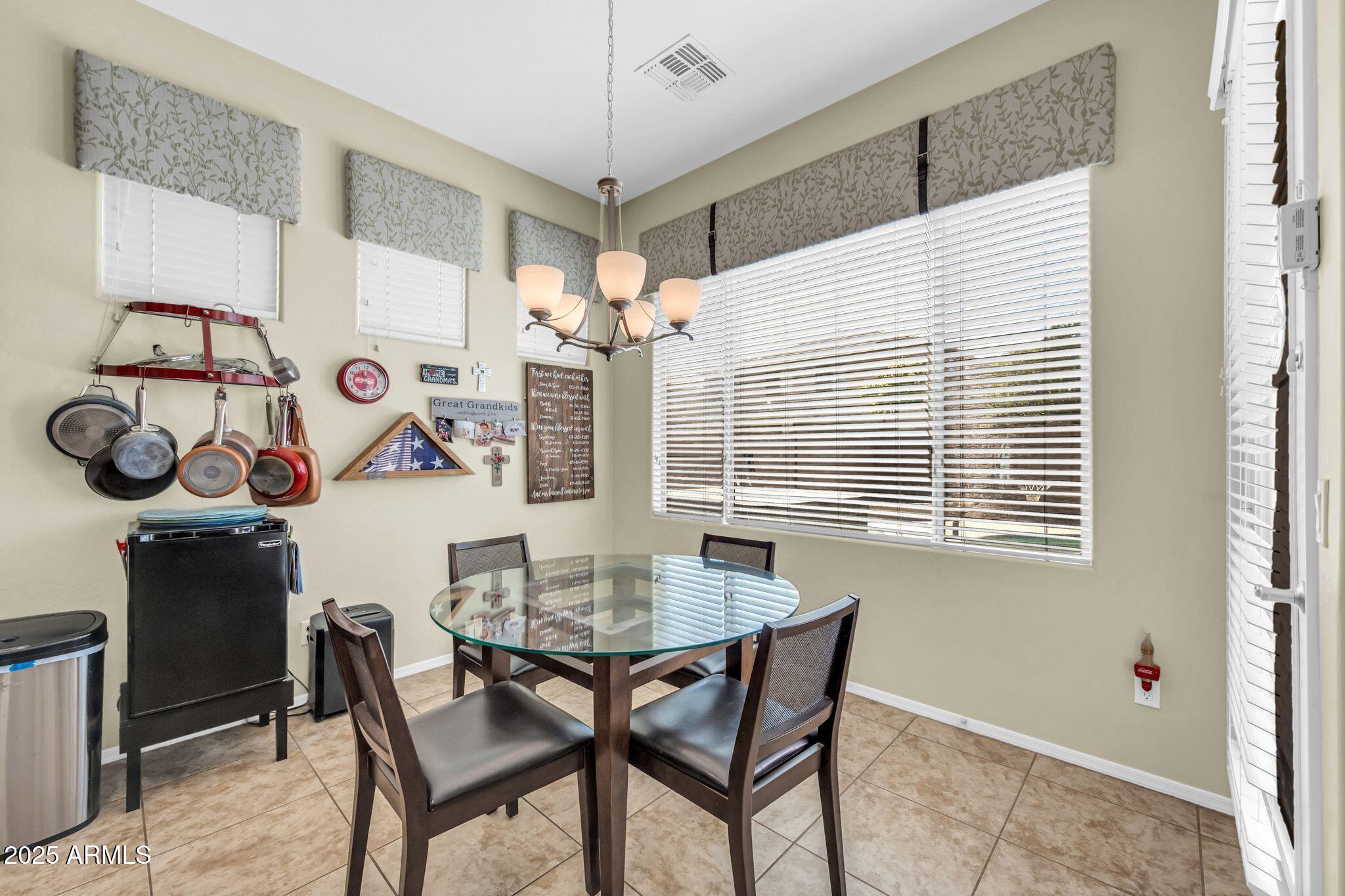 43557 Roth Road Maricopa, AZ 85138 - Photo 9 of 30 Eat in Kitchen