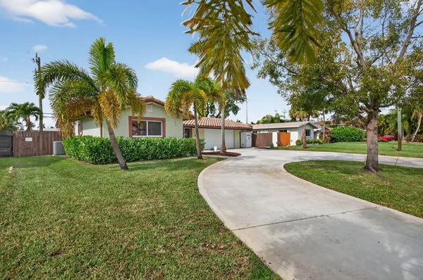 $605,000 | 5511 Northeast 18th Terrace, Fort Lauderdale, FL 33308