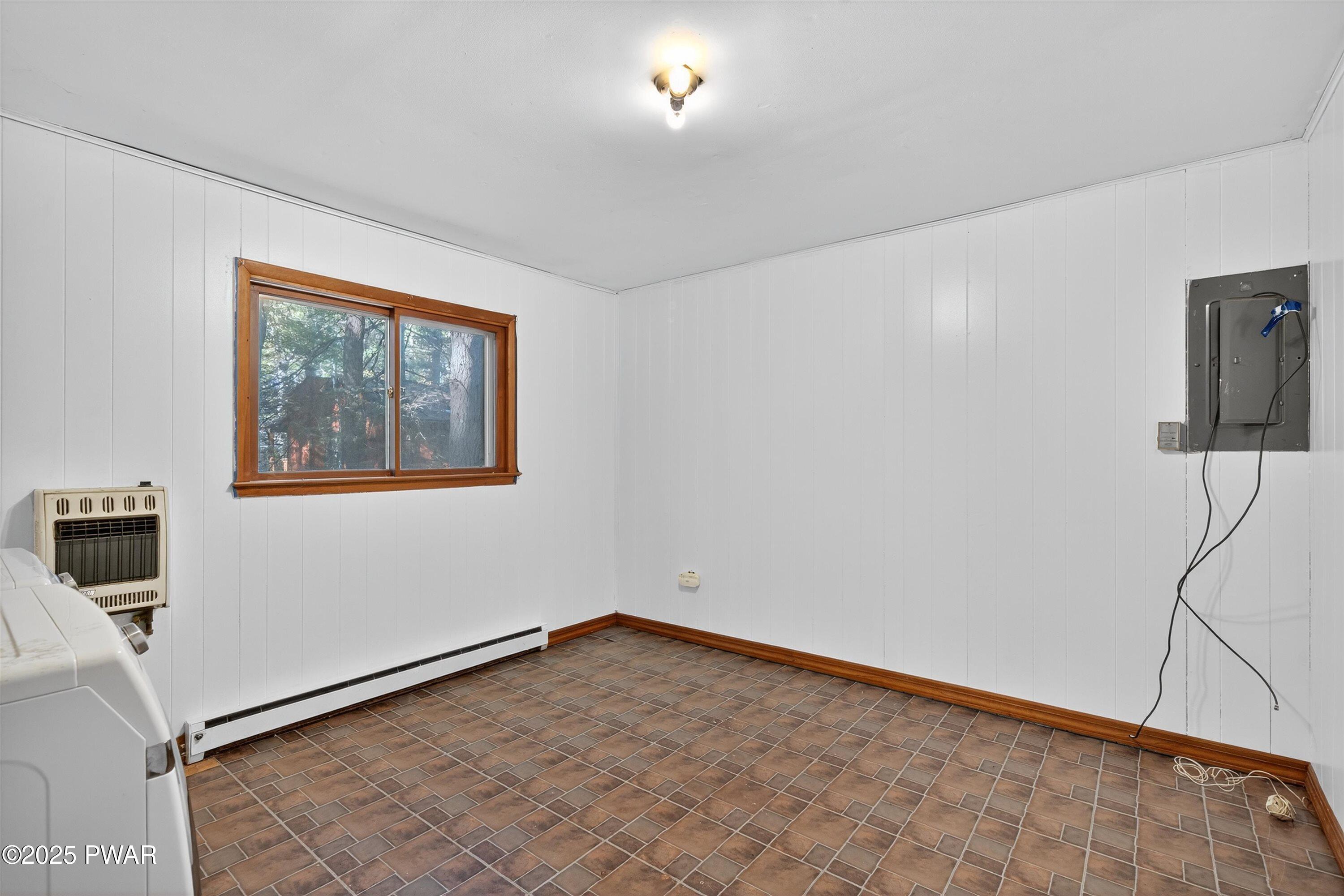 108 Hickory Road Dingmans Ferry, PA 18328 - Photo 19 of 25 20-HTV3009