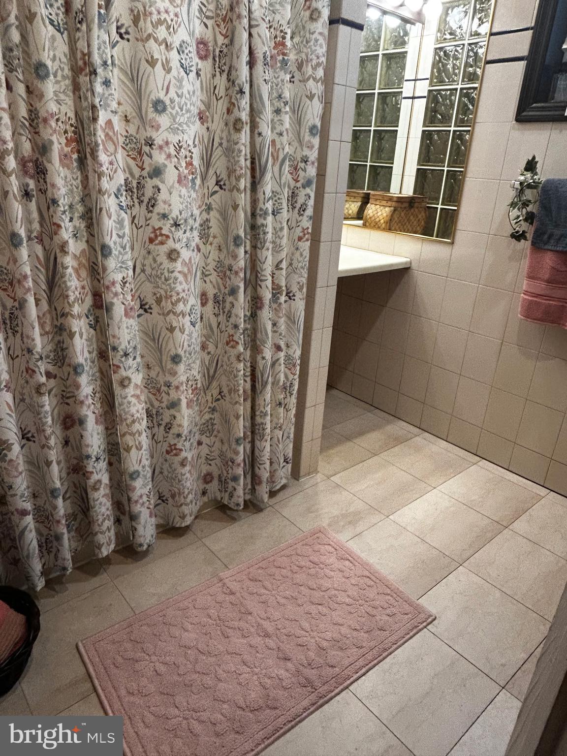 1605 Wolf Street Philadelphia, PA 19145 - Photo 25 of 40 a view of front door of house