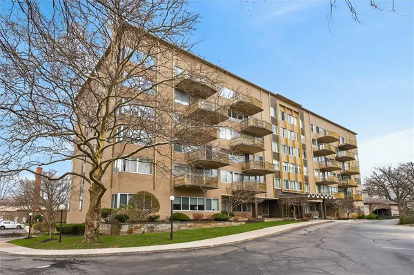 $250,000 | 1400 East Avenue, Unit UN307, Rochester, NY 14610