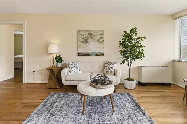 $250,000 | 1400 East Avenue, Unit UN307, Rochester, NY 14610