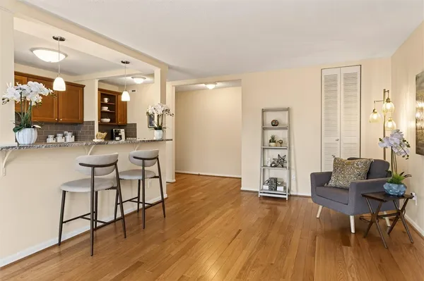 $250,000 | 1400 East Avenue, Unit UN307, Rochester, NY 14610