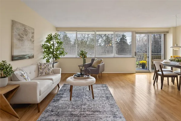 $250,000 | 1400 East Avenue, Unit UN307, Rochester, NY 14610