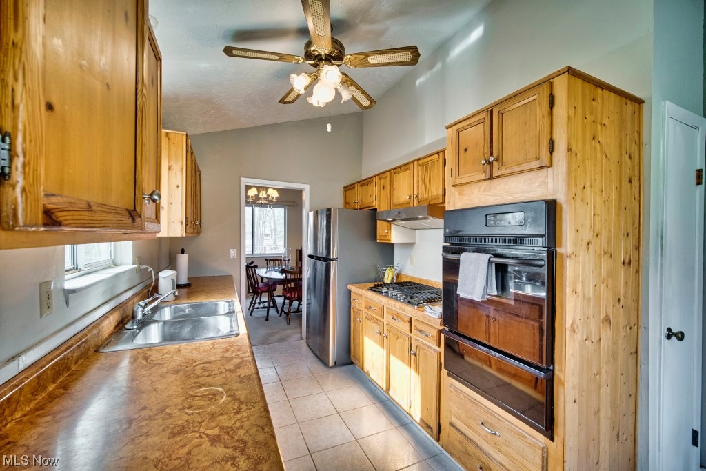 6046 Collins Road Mentor, OH 44060 - Photo 12 of 31 Eat-In Kitchen