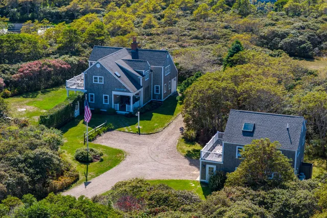$4,000,000 | 27 Longwood Drive, Nantucket, MA 02554