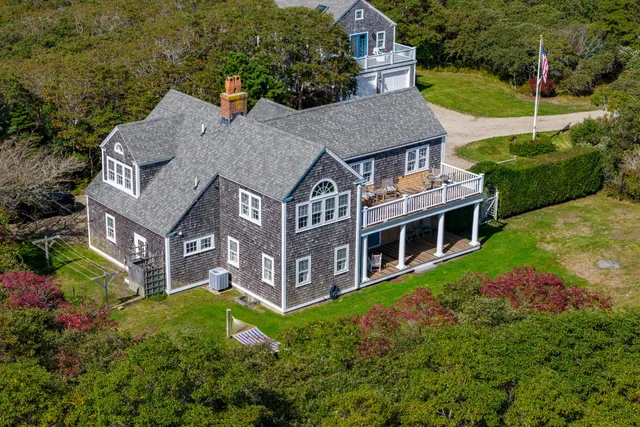 $4,000,000 | 27 Longwood Drive, Nantucket, MA 02554