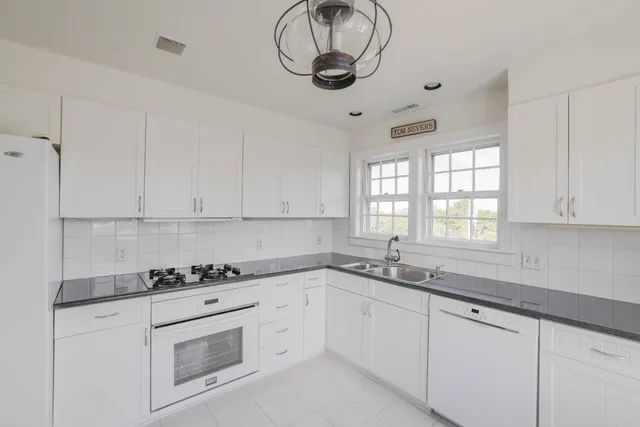 $4,000,000 | 27 Longwood Drive, Nantucket, MA 02554