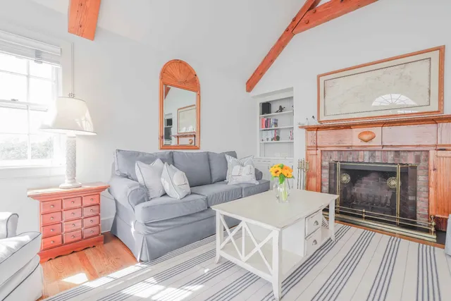 $4,000,000 | 27 Longwood Drive, Nantucket, MA 02554