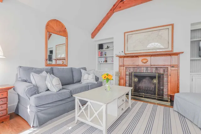 $4,000,000 | 27 Longwood Drive, Nantucket, MA 02554