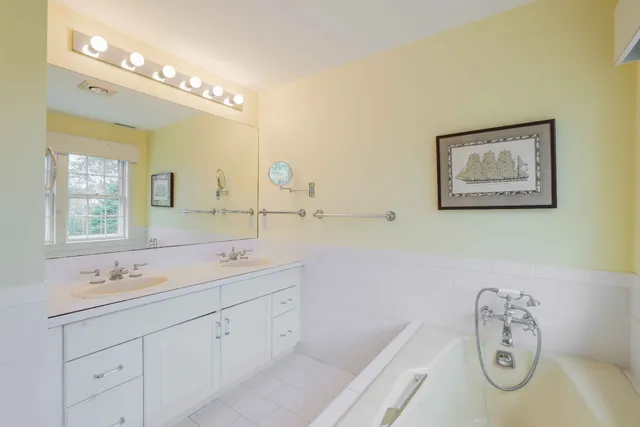 $4,000,000 | 27 Longwood Drive, Nantucket, MA 02554