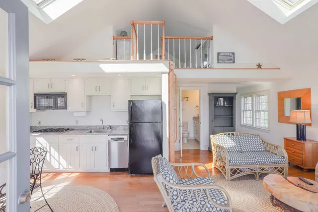 $4,000,000 | 27 Longwood Drive, Nantucket, MA 02554