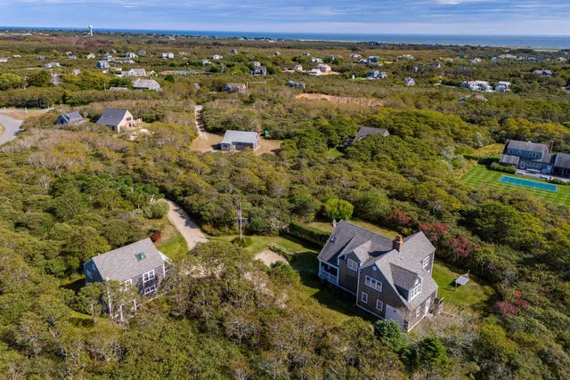 $4,000,000 | 27 Longwood Drive, Nantucket, MA 02554