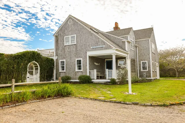 $4,000,000 | 27 Longwood Drive, Nantucket, MA 02554