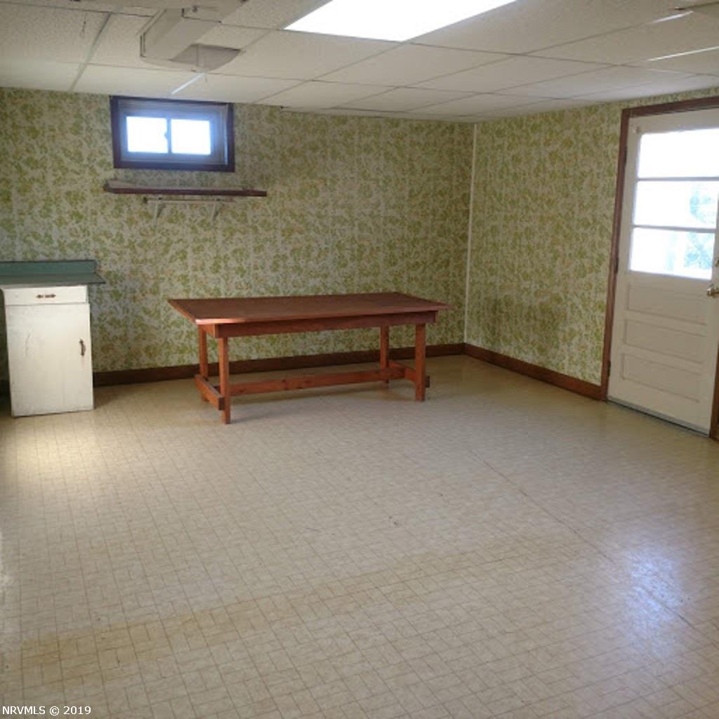 1708 East Gate Road Pulaski, VA 24301 - Photo 13 of 27 Gallery Image 13