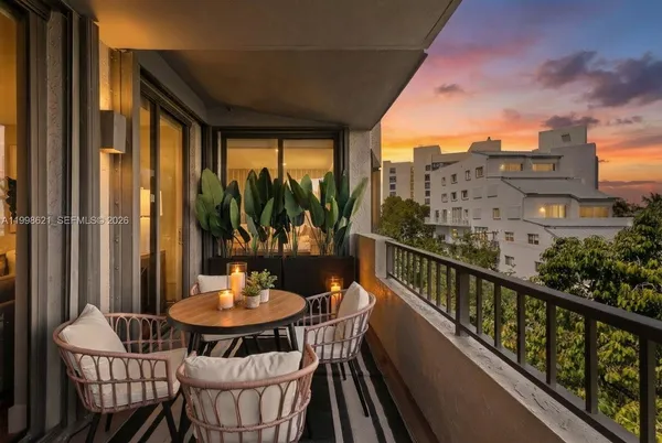 $1,400,000 | 141 Crandon Boulevard, Unit 446, Key Biscayne, FL 33149