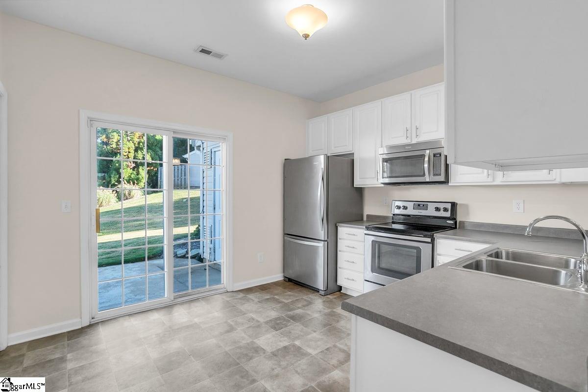 604 Graythorn Lane Greenville, SC 29607 - Photo 11 of 31