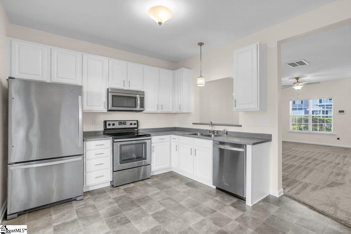 604 Graythorn Lane Greenville, SC 29607 - Photo 12 of 31