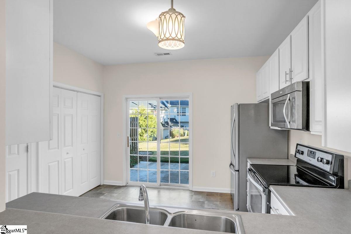 604 Graythorn Lane Greenville, SC 29607 - Photo 10 of 31