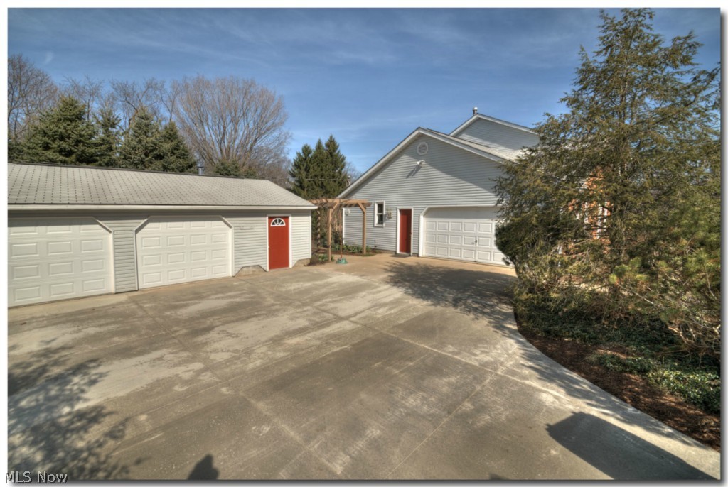5750 Beach Road Medina, OH 44256 - Photo 20 of 25 Two car detached garage with dandy office or you decide space!