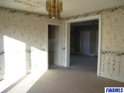 545 South Center Street Waterloo, IN 46793 - Photo 5 of 17 Gallery Image 5