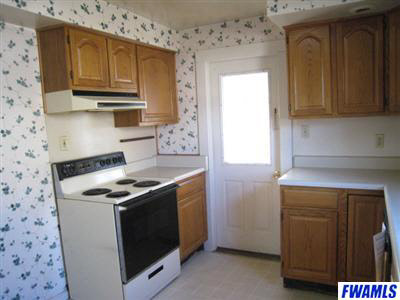 545 South Center Street Waterloo, IN 46793 - Photo 6 of 17 Gallery Image 6