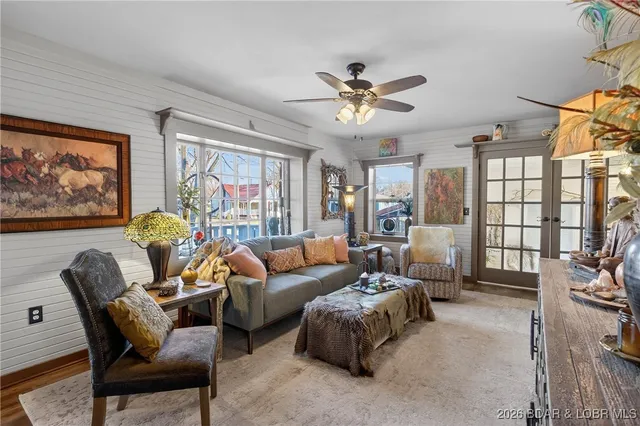 $219,900 | 204 South Spring Street, Cole Camp, MO 65325