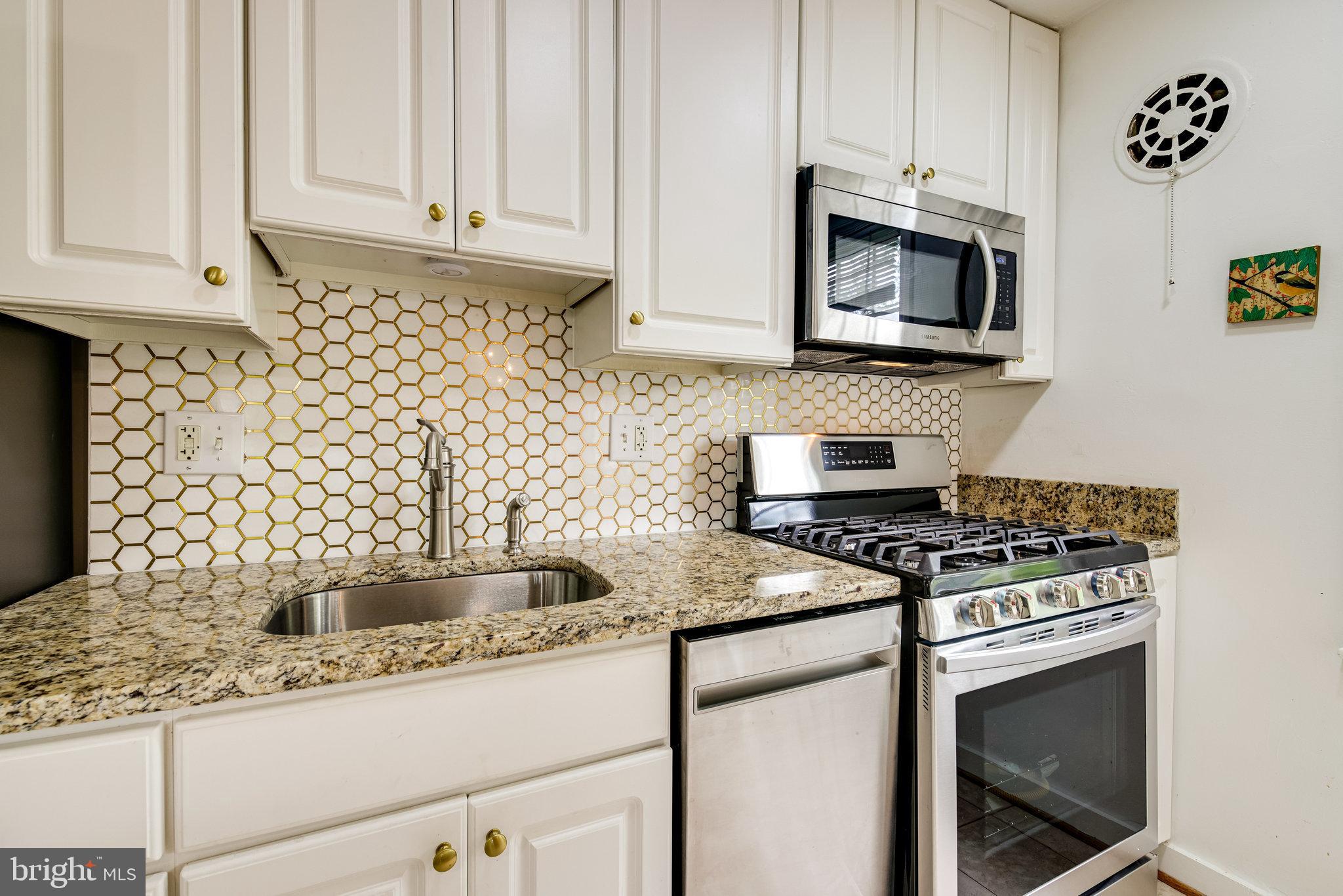 6614 Boulevard View, Unit B1 Alexandria, VA 22307 - Photo 5 of 53