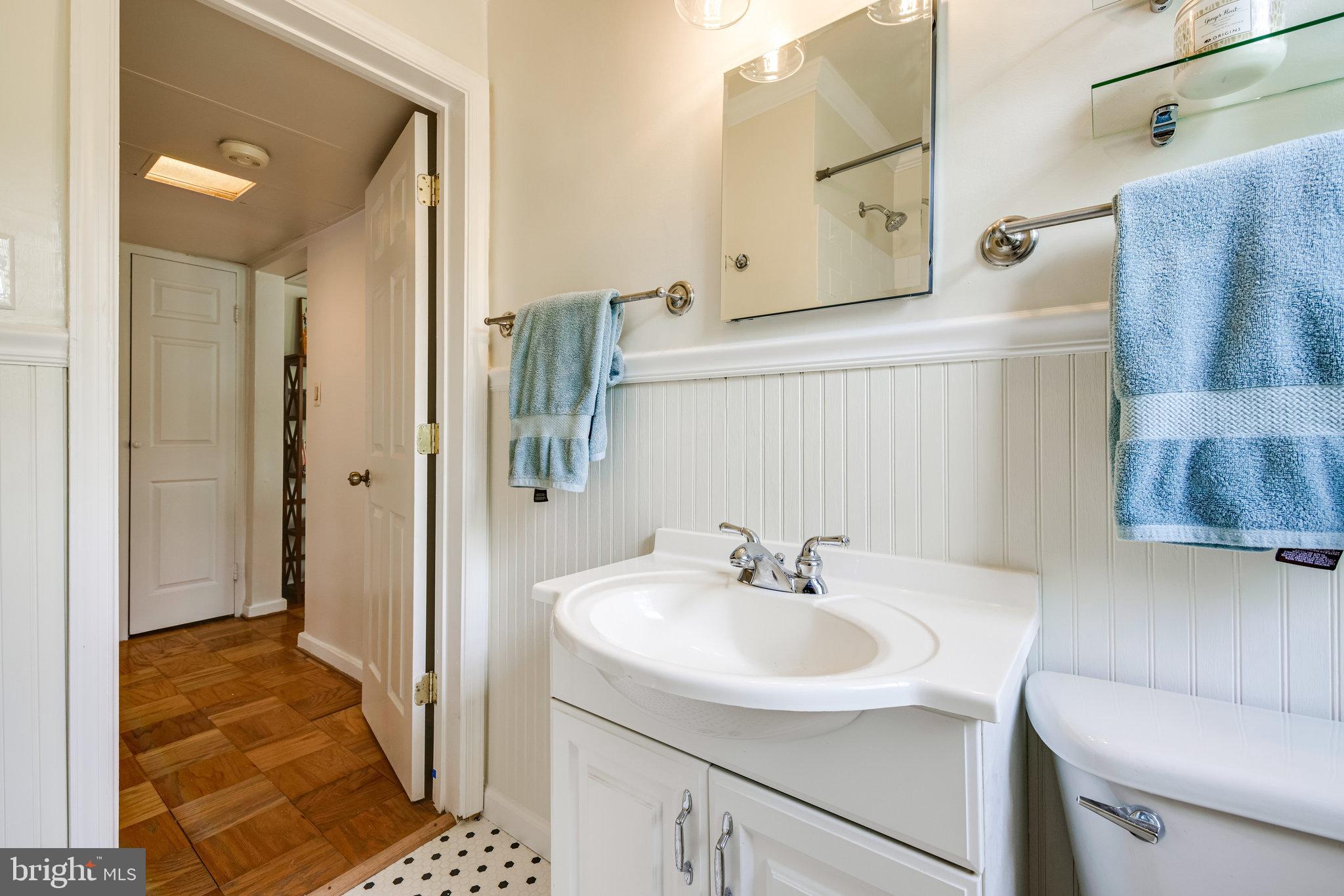 6614 Boulevard View, Unit B1 Alexandria, VA 22307 - Photo 43 of 53 Bright renovated bathroom