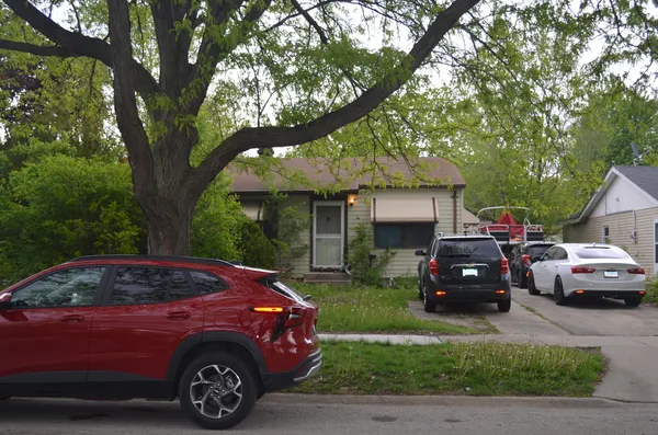 $149,999 | 1006 Pearson Drive, Joliet, IL 60435
