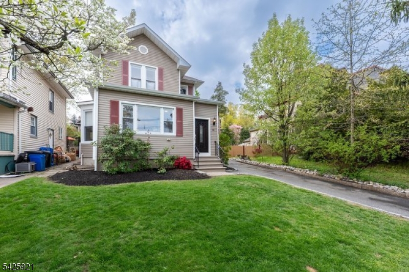 166 Valley Road Montclair, NJ 07042 - Photo 2 of 37