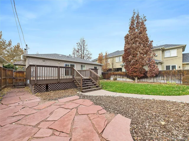 a view of a terrace area