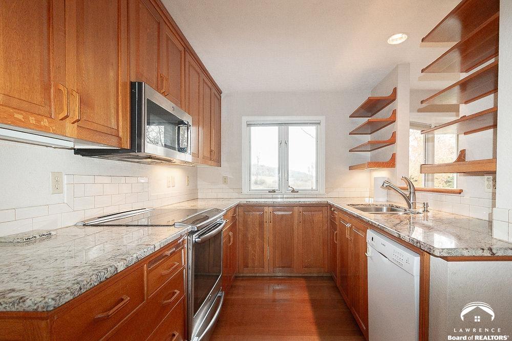 25139 Hemphill Road Lawrence, KS 66044 - Photo 12 of 50