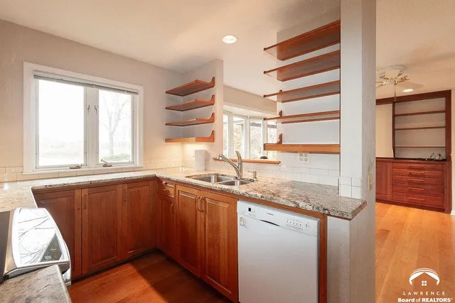 $1,500,000 | 25139 Hemphill Road, Lawrence, KS 66044