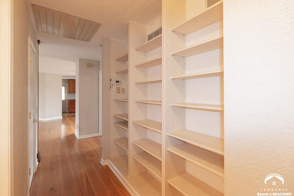 25139 Hemphill Road Lawrence, KS 66044 - Photo 16 of 50