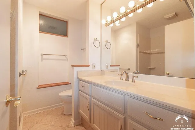 $1,500,000 | 25139 Hemphill Road, Lawrence, KS 66044