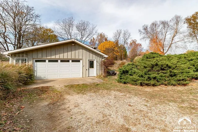 $1,500,000 | 25139 Hemphill Road, Lawrence, KS 66044