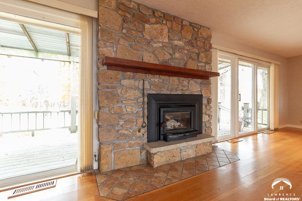 25139 Hemphill Road Lawrence, KS 66044 - Photo 4 of 50