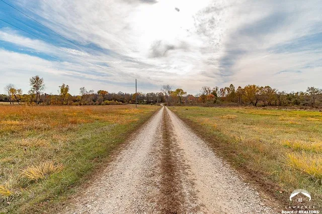 $1,500,000 | 25139 Hemphill Road, Lawrence, KS 66044